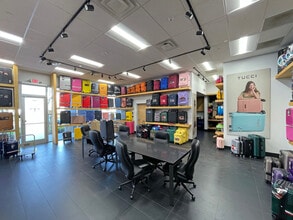 7443 Emerald Dunes Dr, Orlando, FL à louer Photo intérieure– Image 2 sur 4