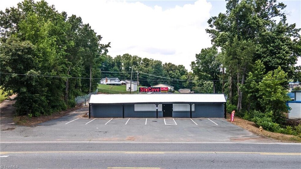 1020 NC 65 Hwy W, Walnut Cove, NC à vendre - Photo de l’immeuble – Image 3 sur 5