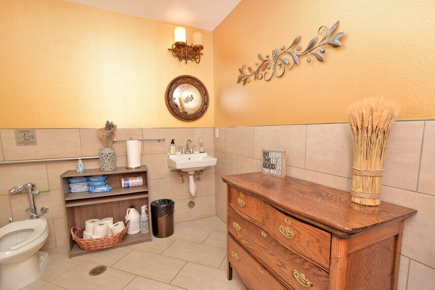 1150 Selmi Dr, Reno, NV à vendre - Photo de l’immeuble – Image 2 sur 15