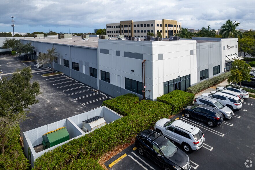 1661 Worthington Rd, West Palm Beach, FL à louer - Photo de l’immeuble – Image 3 sur 4