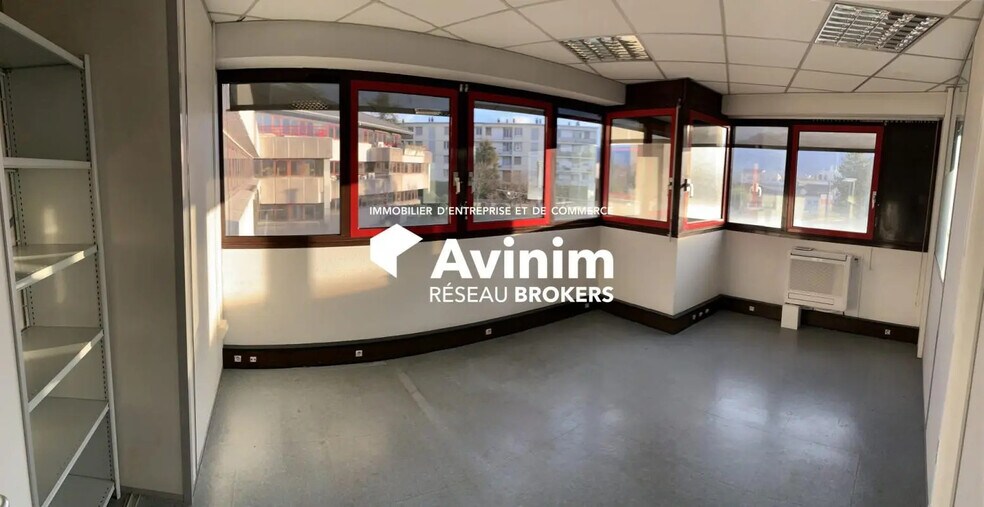 Bureau dans La Tronche à louer - Photo intérieure – Image 1 sur 24