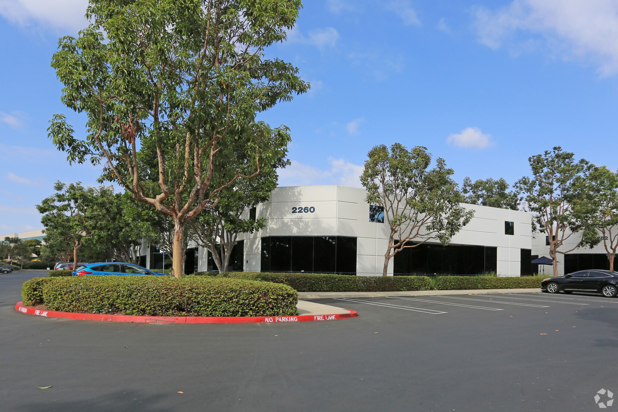 2260 Rutherford Rd, Carlsbad, CA à louer Photo de l’immeuble– Image 1 sur 5