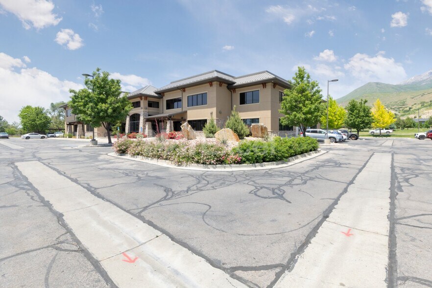 1375 E 800 N, Orem, UT à louer - Photo de l’immeuble – Image 2 sur 6