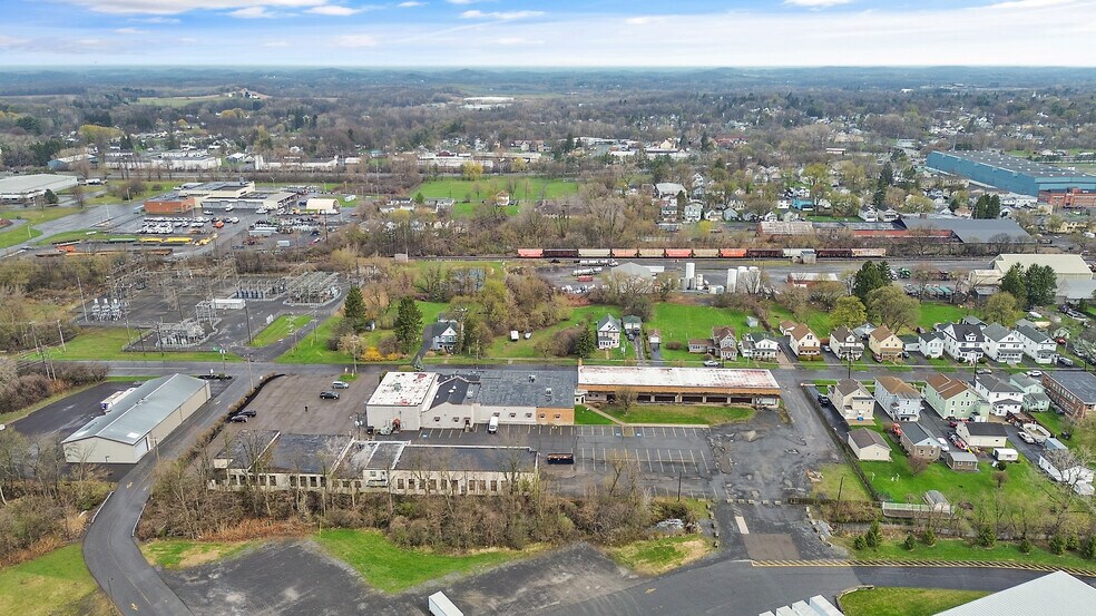 34 Wright Ave, Auburn, NY à vendre - Photo de l’immeuble – Image 3 sur 53