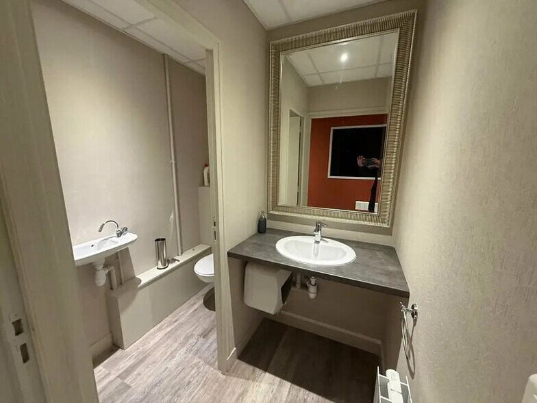 Bureau dans Bihorel à louer - Photo intérieure – Image 3 sur 9