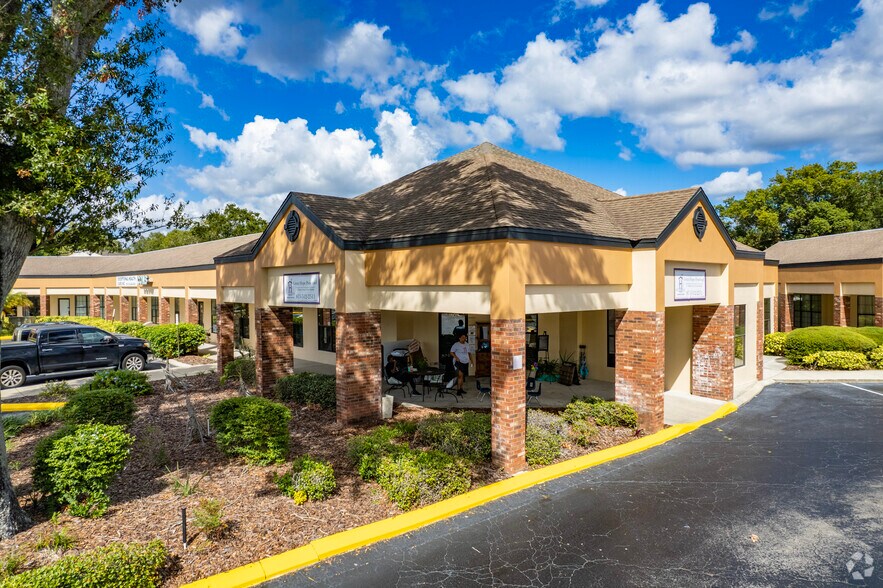 1719-1773 W Fletcher Ave, Tampa, FL à louer - Photo de l’immeuble – Image 2 sur 2