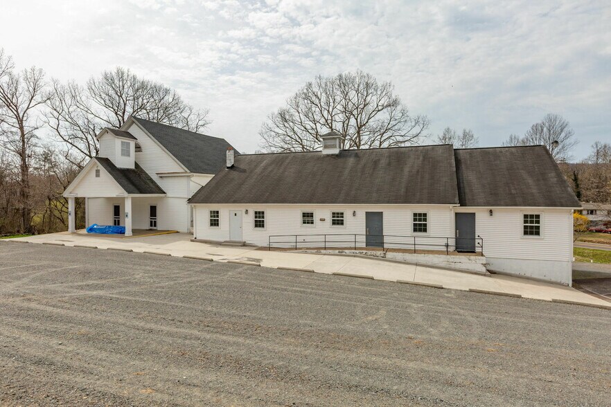 19 Scrabble Rd, Boston, VA à vendre - Photo de l’immeuble – Image 3 sur 9