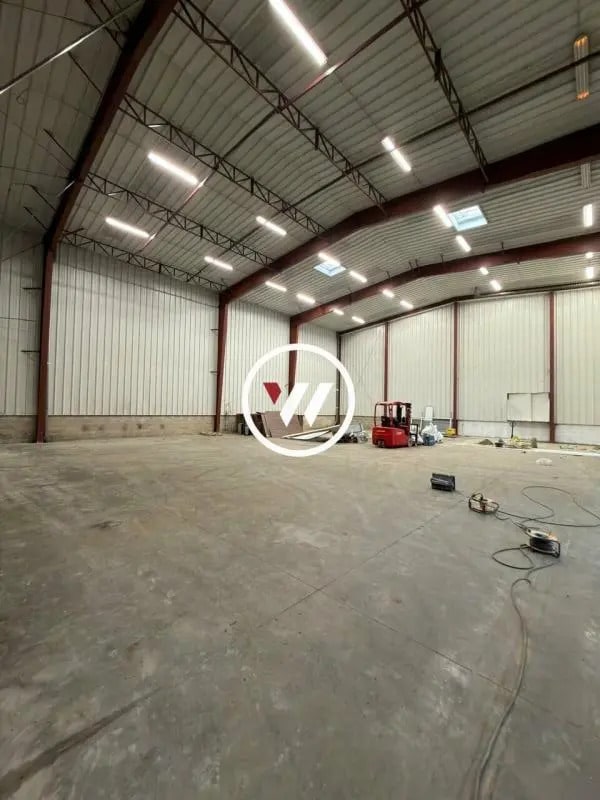 Industriel/Logistique dans Gonesse à louer Photo principale– Image 1 sur 10