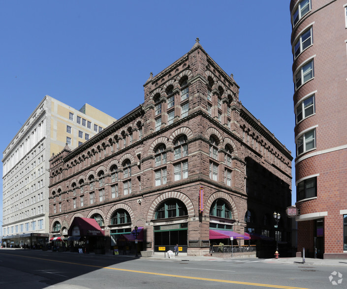 942 Main St, Hartford, CT à louer - Photo de l’immeuble – Image 3 sur 5
