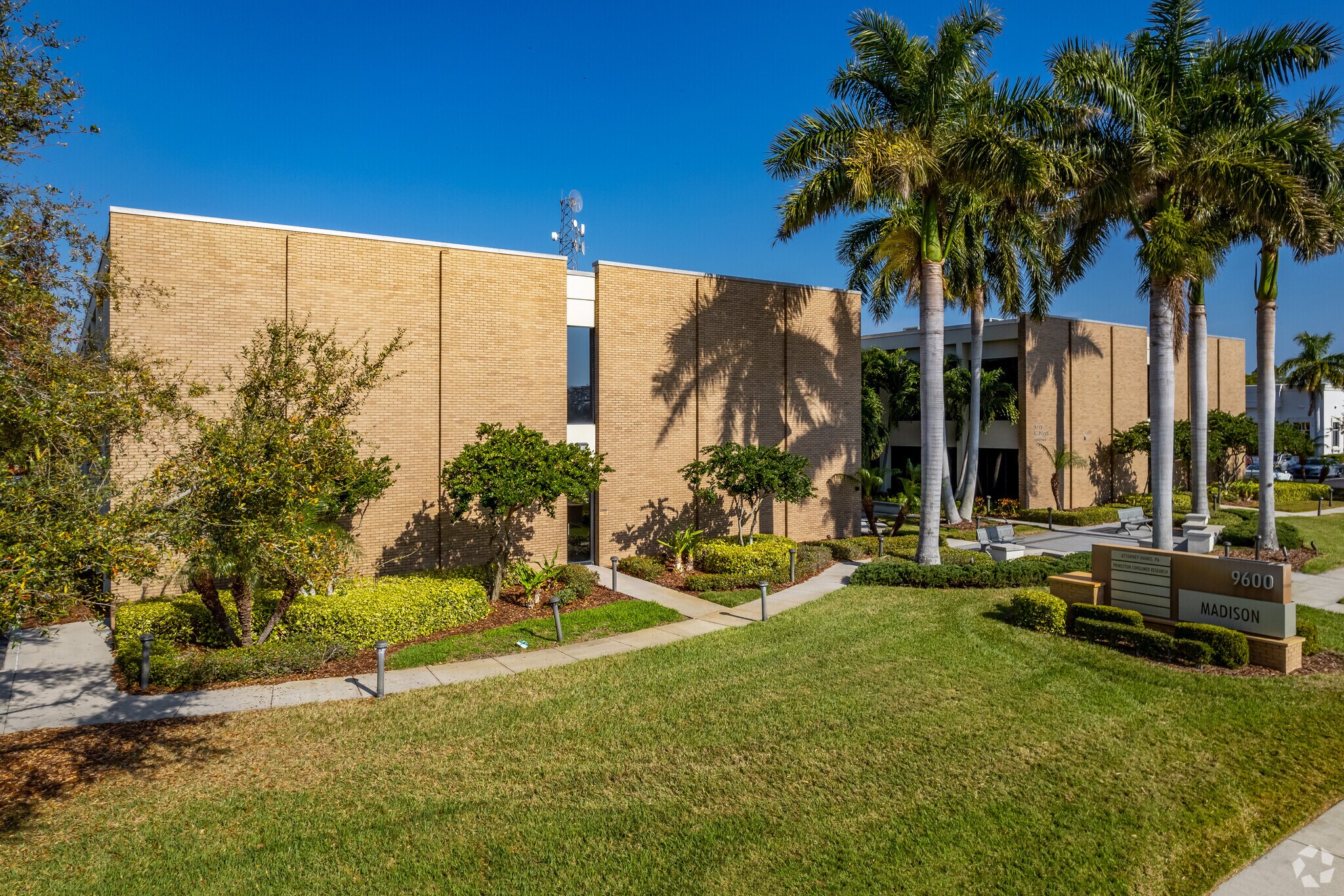 9600 Koger Blvd N, Saint Petersburg, FL à louer Photo principale– Image 1 sur 7