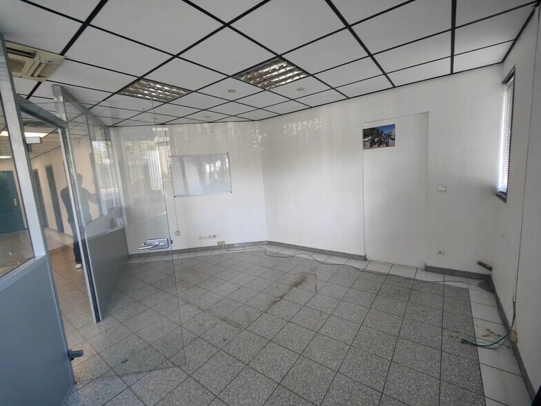 Local d’activités dans Mouans-Sartoux à louer - Photo intérieure – Image 2 sur 6