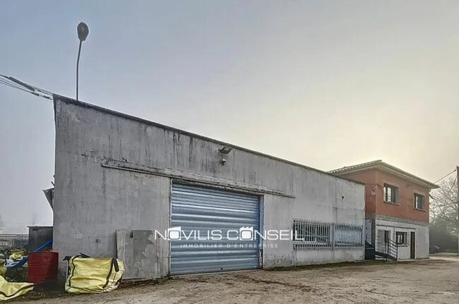 Plus de détails pour Local d’activités à vendre