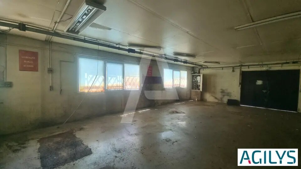 Local d'activités dans Marcoussis à vendre - Photo de l’immeuble – Image 2 sur 10