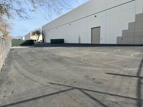 2875 N Lamb Blvd, Las Vegas, NV à louer Photo de l’immeuble– Image 1 sur 7