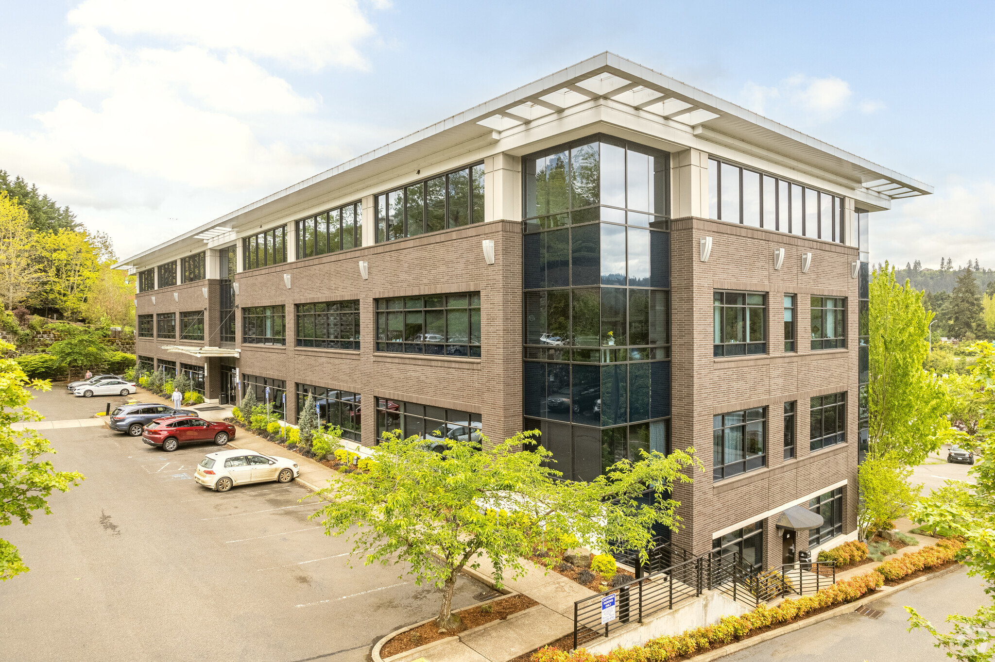 1730-1750 Blankenship Rd, West Linn, OR à louer Photo de l’immeuble– Image 1 sur 5