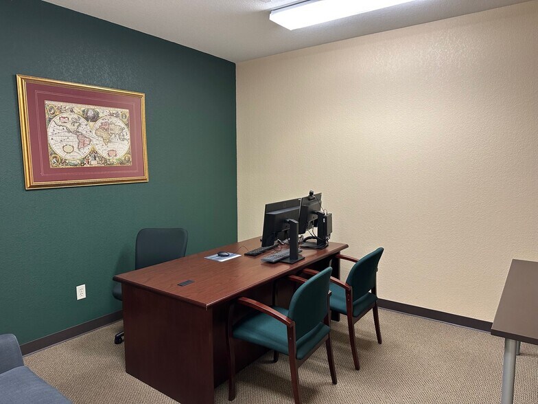 215 S Andover Rd, Andover, KS à louer - Photo de l’immeuble – Image 3 sur 14