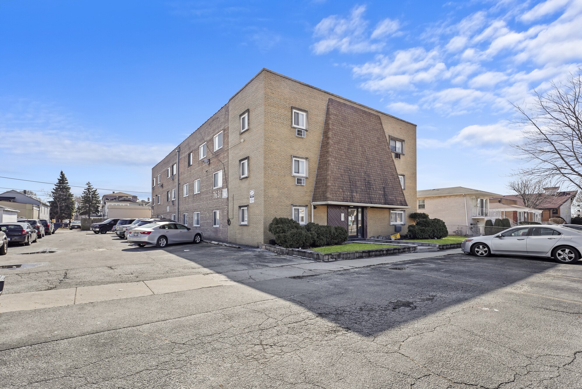 7631 W 63rd Pl, Summit, IL à vendre Photo de l’immeuble– Image 1 sur 10