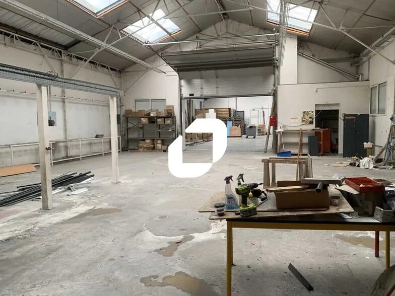 Local d’activités dans Épinay-sur-Orge à louer - Photo de l’immeuble – Image 3 sur 11