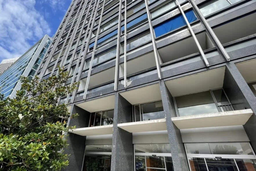 Bureau dans Courbevoie à vendre - Photo de l’immeuble – Image 3 sur 10