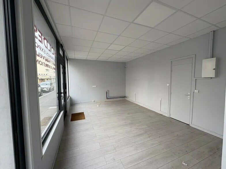 Local commercial dans Le Havre à louer - Photo de l’immeuble – Image 2 sur 3