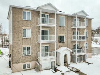 Plus de détails pour 1 Rue Sainte-Cécile, Québec, QC - Logement à vendre