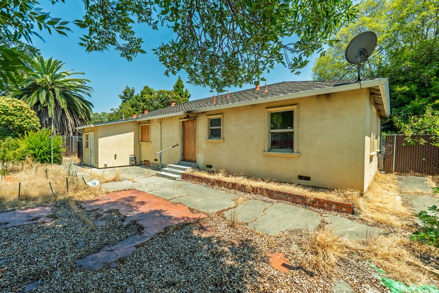 6433 Thornton Ave, Newark, CA à vendre - Photo de l’immeuble – Image 2 sur 12