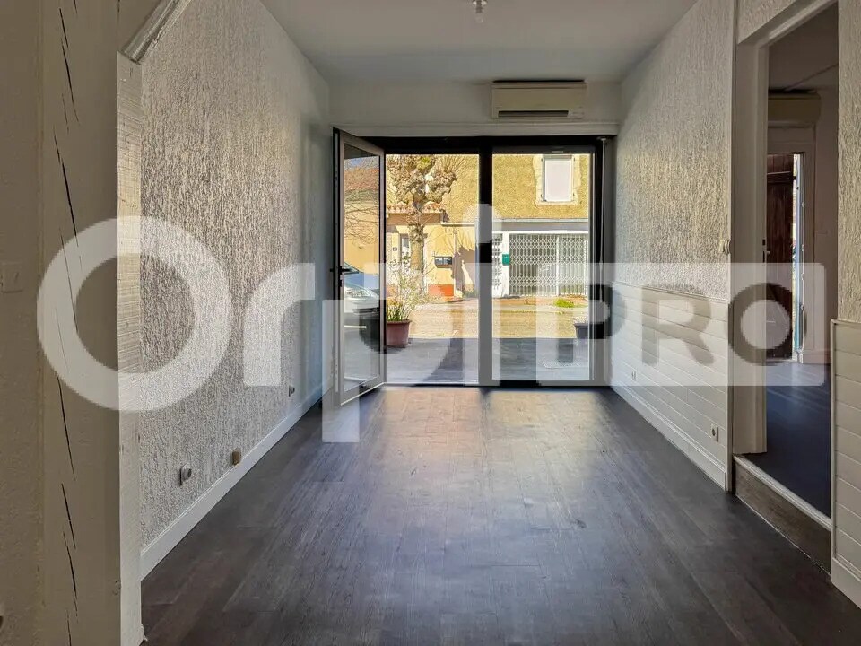 Bureaux/Local commercial dans Saint-Vincent-de-Tyrosse à louer Photo intérieure– Image 1 sur 6