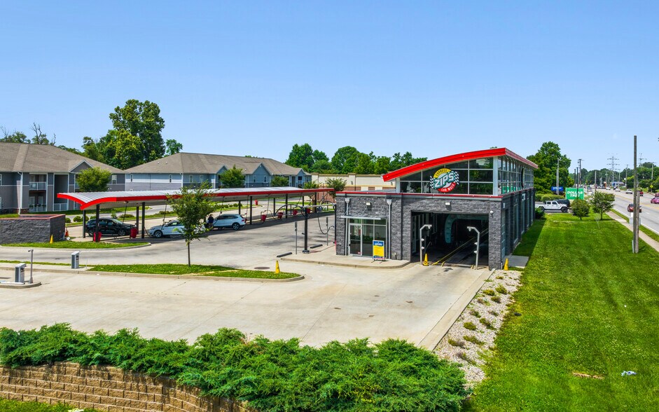 4860 Cane Run Rd, Louisville, KY à vendre - Photo de l’immeuble – Image 3 sur 20