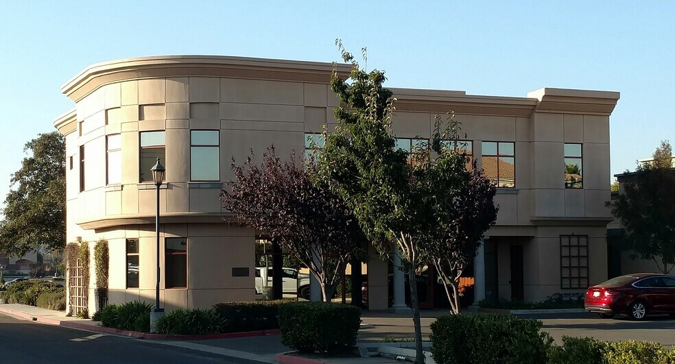 2353 S Broadway, Santa Maria, CA à louer - Photo de l’immeuble – Image 1 sur 7