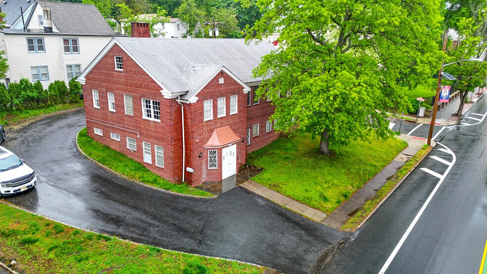 222 main St, West Orange, NJ à vendre - Photo de l’immeuble – Image 2 sur 28