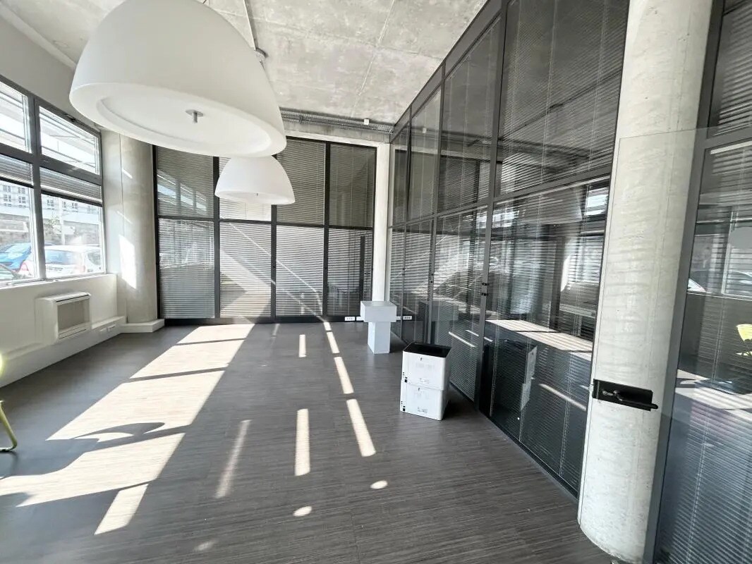 8 Rue Berjon, Lyon, RHO 69009 - Lot LOT 102 - - Photo intérieure - Image 1 of 7