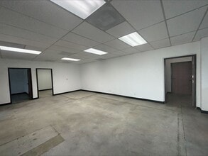 3882 Del Amo Blvd, Torrance, CA à louer Photo intérieure– Image 1 sur 2