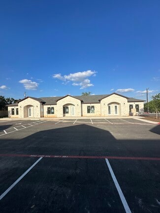 Plus de détails pour 701 Crystal Falls Pky, Leander, TX - Bureau à vendre
