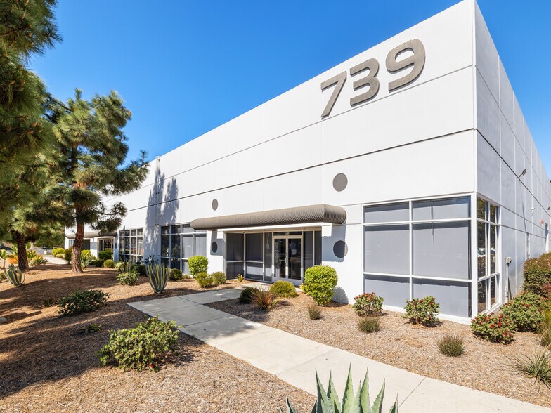 750 Design Ct, Chula Vista, CA à louer - Photo de l’immeuble – Image 1 sur 13