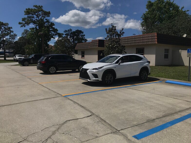 1101 E Broadway St, Oviedo, FL à louer - Photo de l’immeuble – Image 3 sur 12