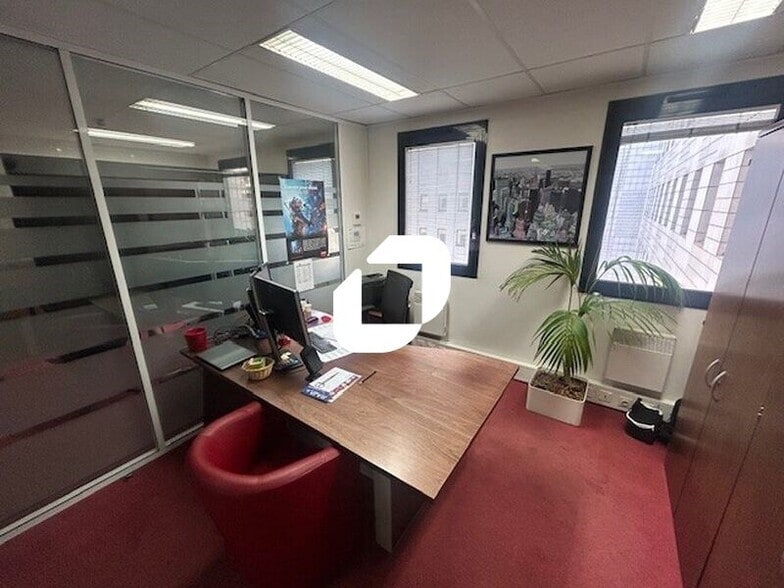 Bureau dans Nanterre à louer - Photo intérieure – Image 2 sur 4