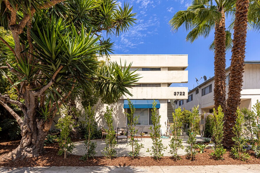 3722 Mentone Ave, Los Angeles, CA à vendre - Photo de l’immeuble – Image 2 sur 16