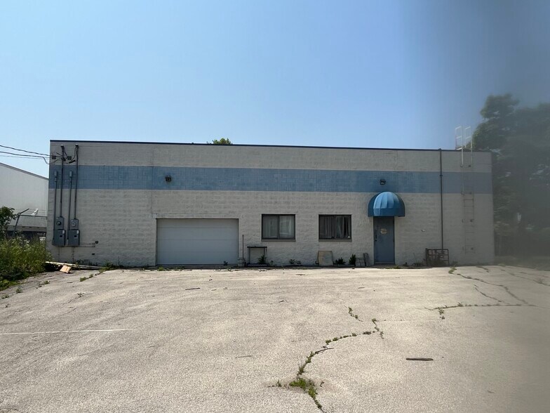 Howell Ave Redevelopment portefeuille de 3 biens à vendre sur LoopNet.fr - Photo principale – Image 3 sur 3