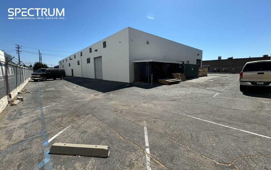 9637-9649 Owensmouth Ave, Chatsworth, CA à louer - Photo de l’immeuble – Image 2 sur 5