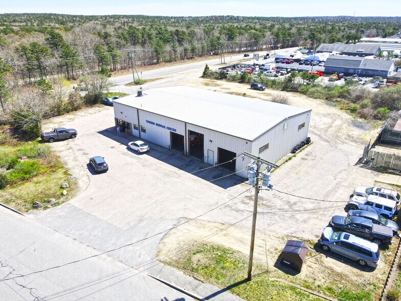 606 MacArthur Blvd, Pocasset, MA à vendre - Photo de l’immeuble – Image 3 sur 14