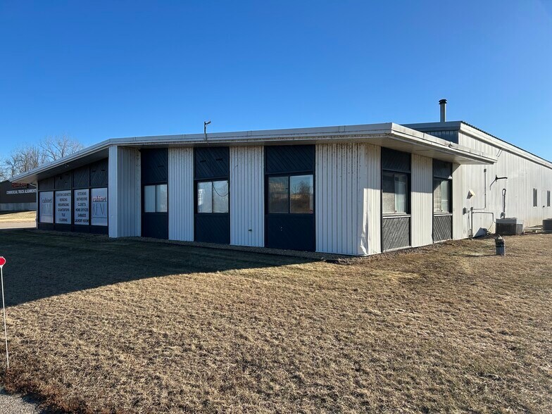 55177 210th Ln, Mankato, MN à louer - Photo de l’immeuble – Image 1 sur 7