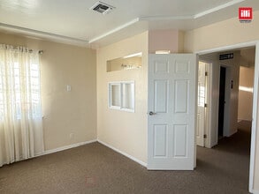 107 W Fairview Blvd, Inglewood, CA à louer Photo intérieure– Image 1 sur 13