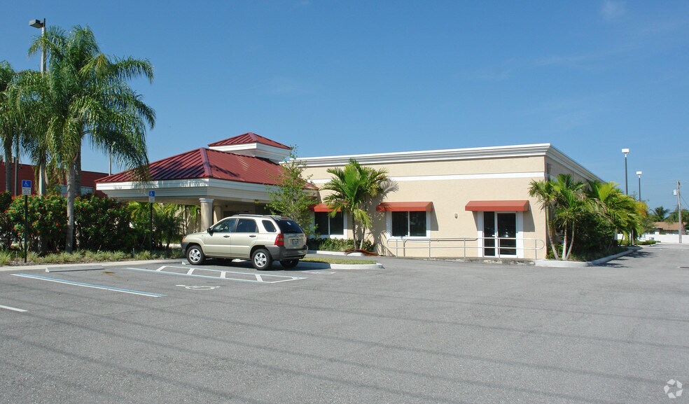 733 Us-1, North Palm Beach, FL à vendre - Photo de l’immeuble – Image 2 sur 15