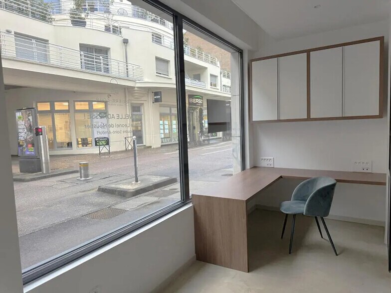 Local commercial dans Besançon à louer - Photo intérieure – Image 2 sur 9