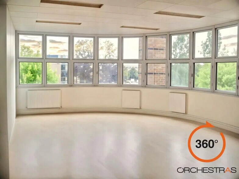 Bureau dans Villiers-sur-Marne à louer - Photo de l’immeuble – Image 3 sur 10