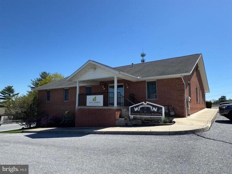 235 W 2nd St, Birdsboro, PA à louer - Photo de l’immeuble – Image 1 sur 7