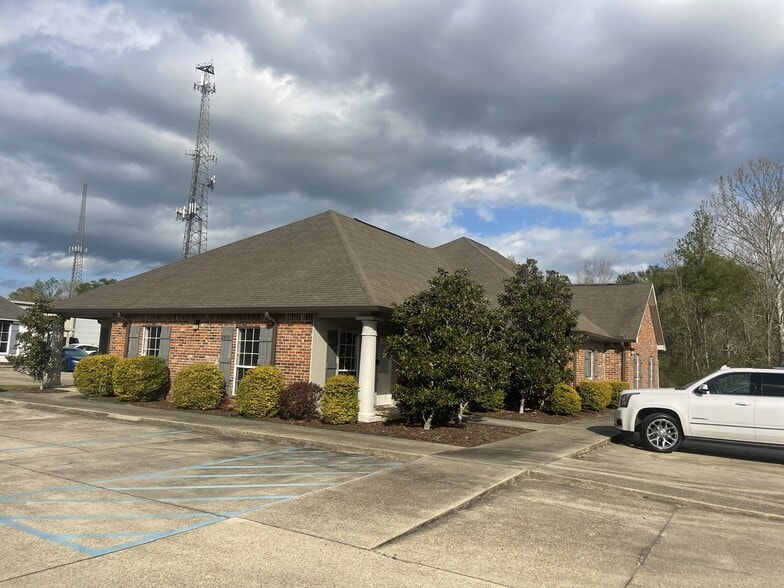 3975 O'Neal Ln, Baton Rouge, LA à louer - Photo principale – Image 1 sur 31