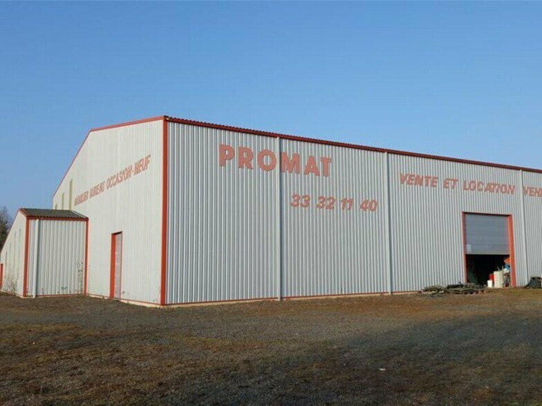 Local d'activités dans Lonrai à vendre - Photo de l’immeuble – Image 2 sur 4