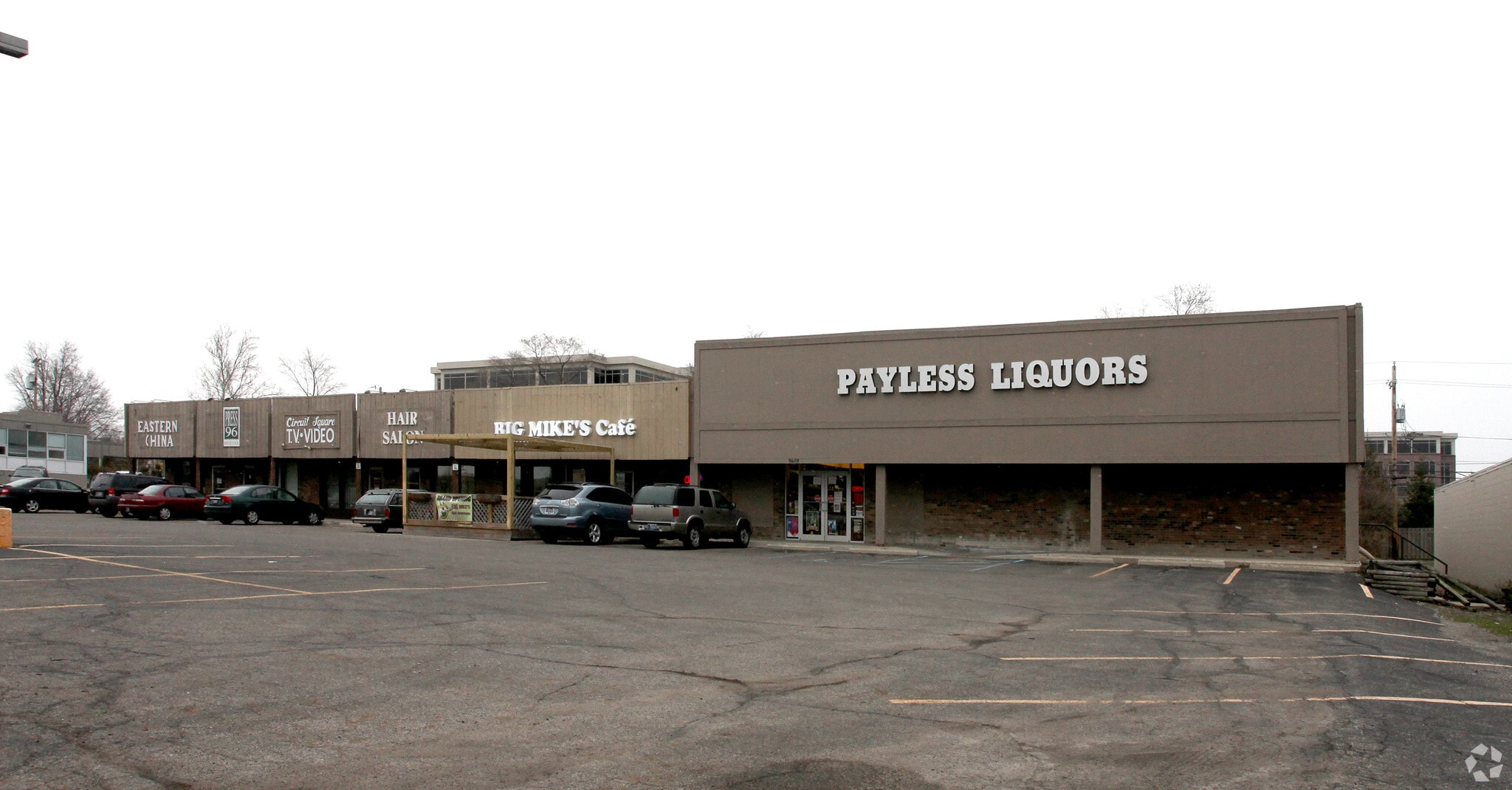9613 N College Ave, Indianapolis, IN à louer Photo principale– Image 1 sur 4