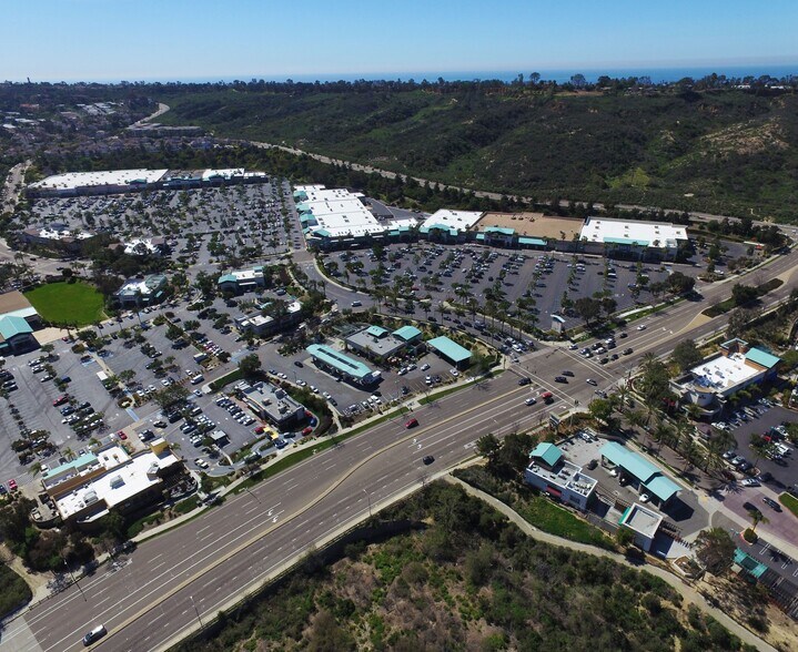 1006-1092 N El Camino Real, Encinitas, CA à louer - Photo de l’immeuble – Image 3 sur 6